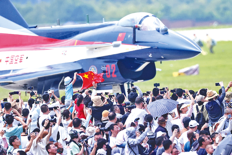 舔鸡巴操b网站长春航空展迎来首个公众日