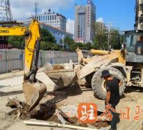 欧美草逼视频高温下的坚守｜道路建设者用汗水铺就畅通路